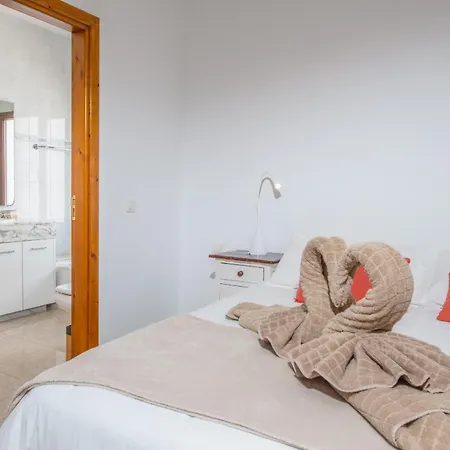 Casa Vacacional Con Piscina Climatizada Y Jacuzzi