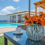 Bonilla Con Piscina Climatizada Y Jacuzzi Holiday home